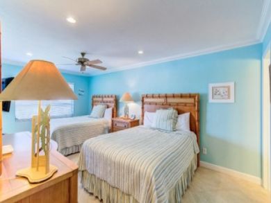 Charming Vacation Rental on Siesta Key. Call today.